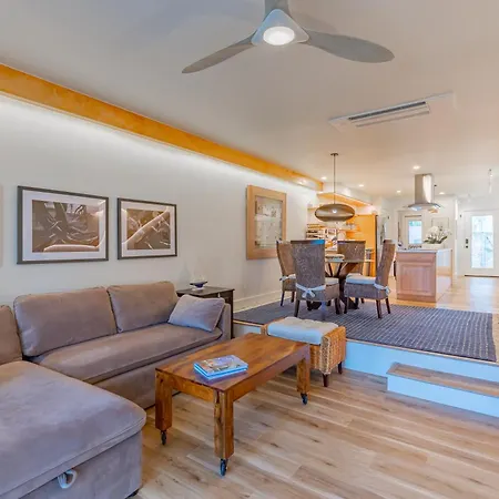 3025 Club Villas